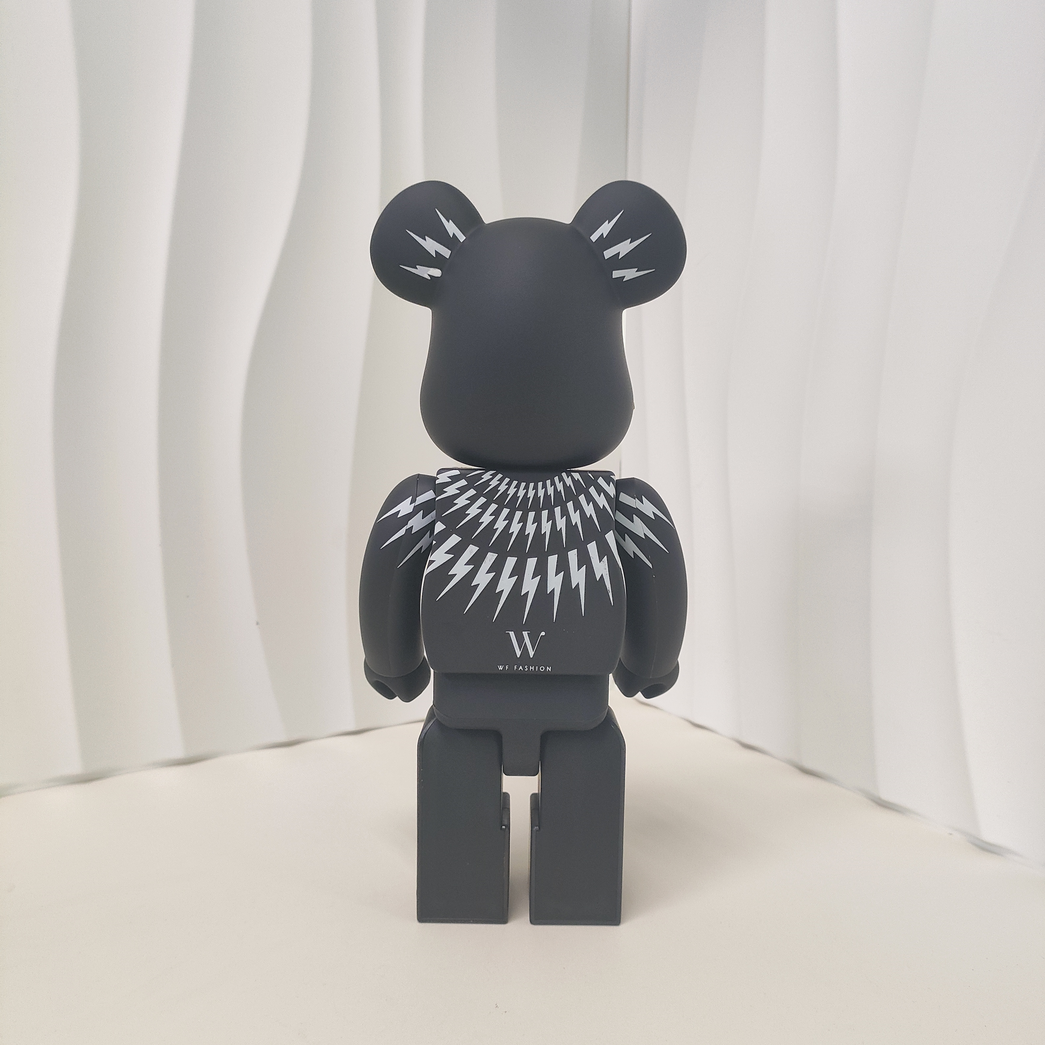暴力熊bearbrick经典澳门黑闪电400% 1000%ABS手感潮玩摆件